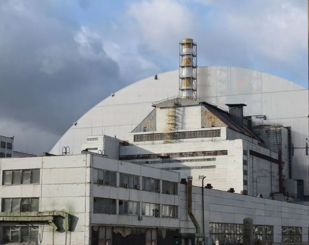 Ворог цілеспрямовано знеструмив Чорнобильську АЕС: яка ситуація на станції та що з радіацією